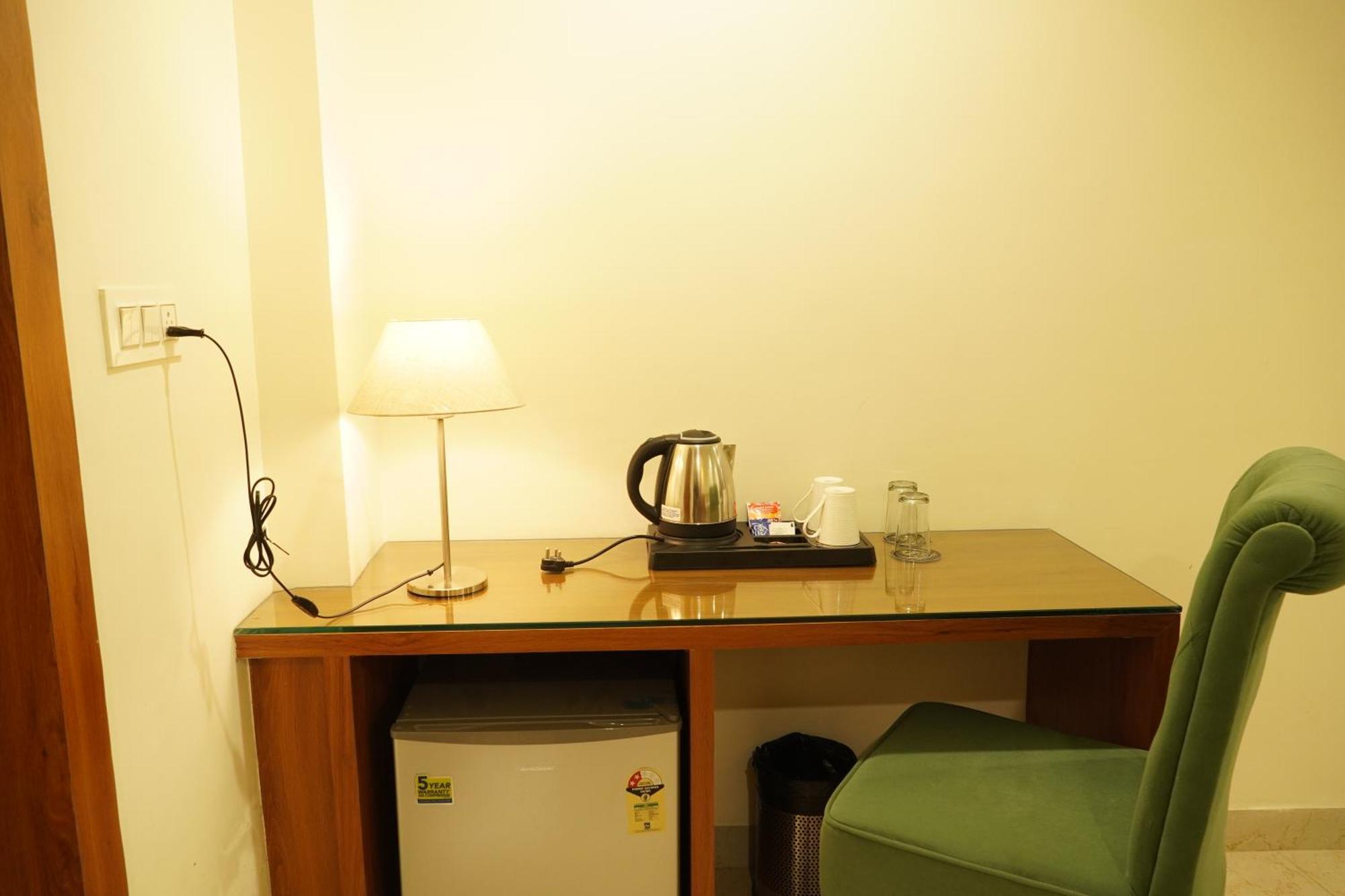 Hotel Eleven Heights Bhopal Exterior photo